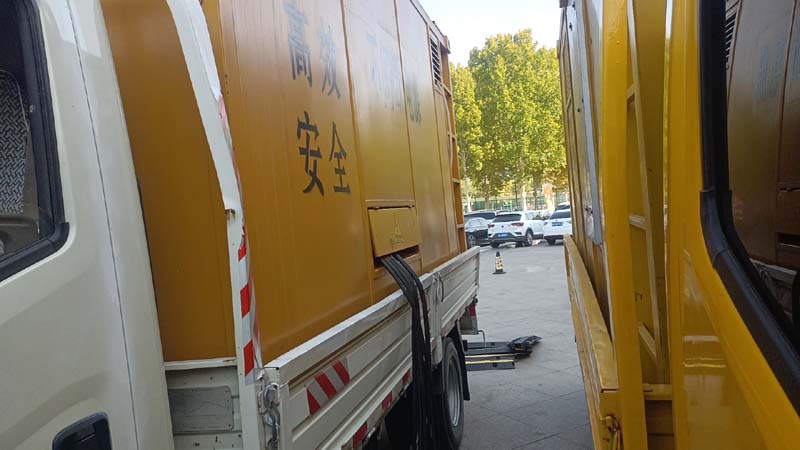 贾汪如何判断柴油发电机组和UPS电源的切换时间是否符合要求？